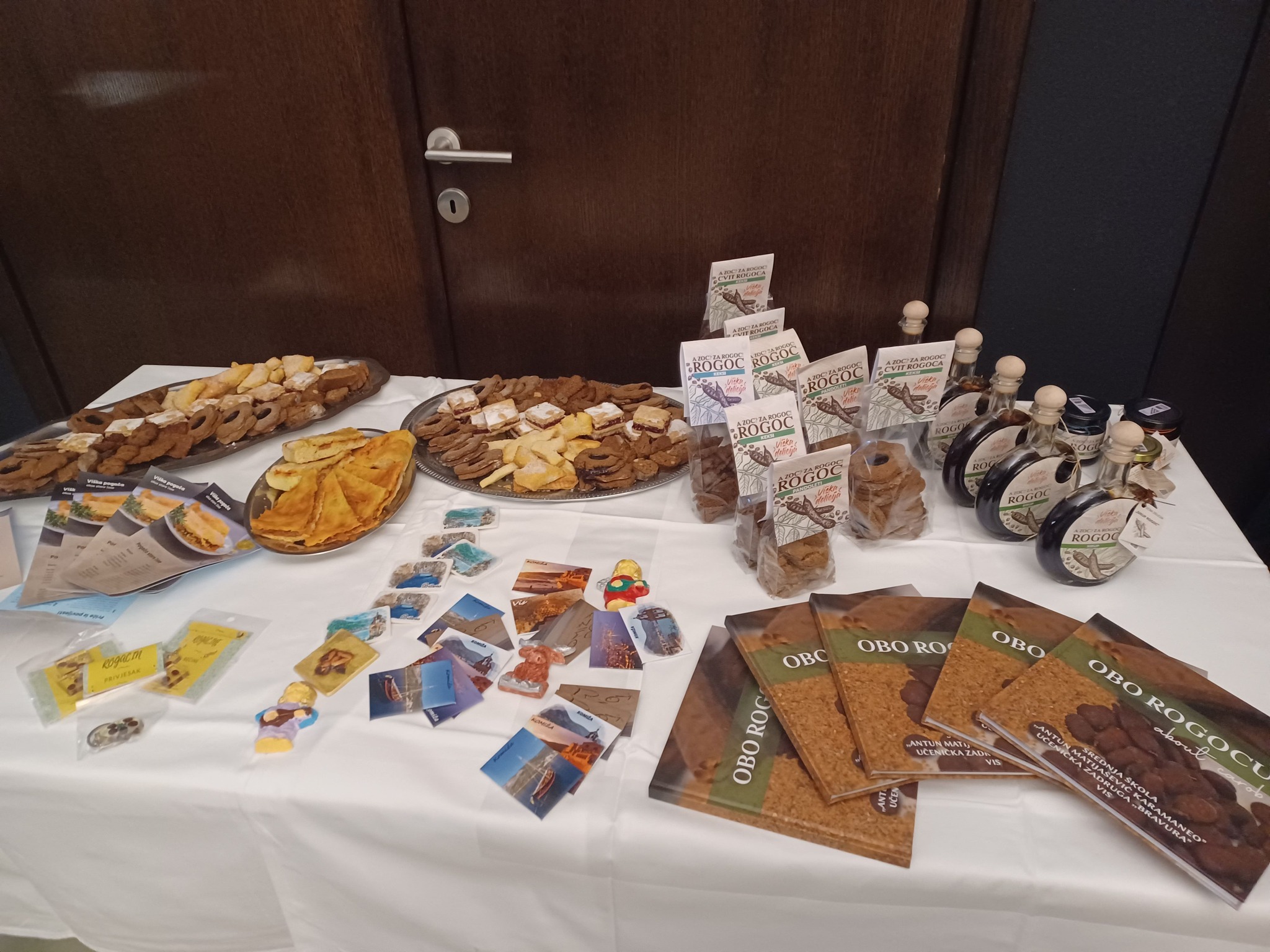 Students on Croatian island producing carob syrup, jelly, cookies and other delights