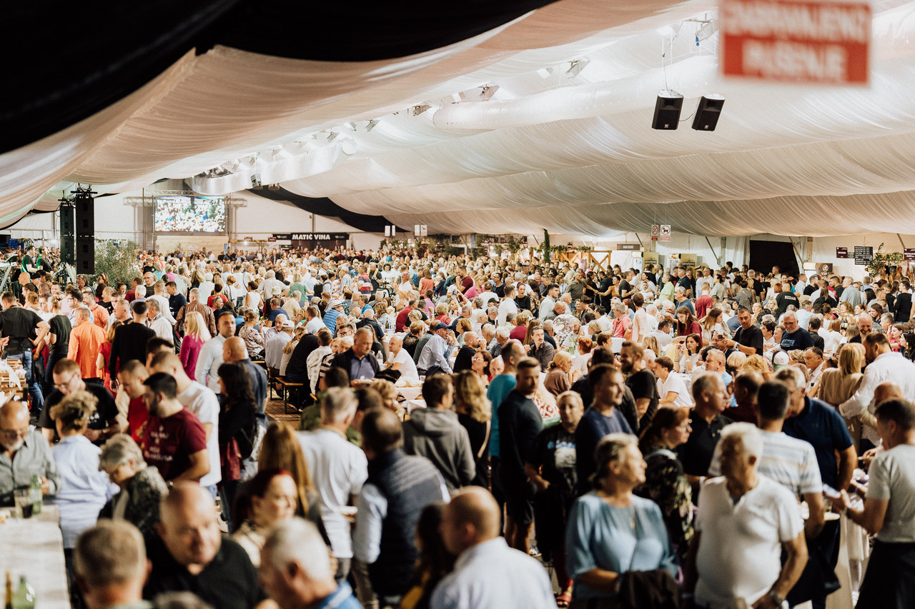 23,000 turn out to big Croatian pršut festival