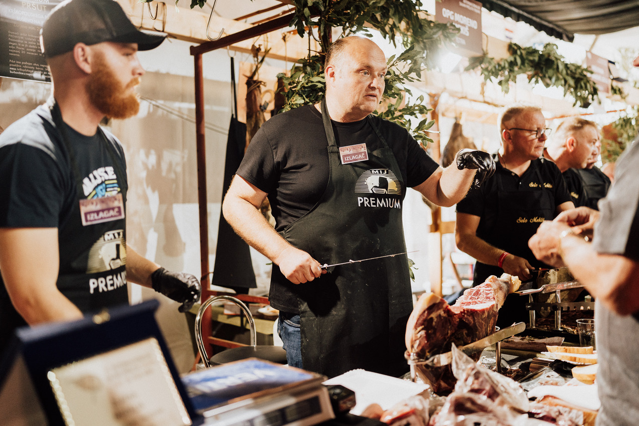 23,000 turn out to big Croatian pršut festival