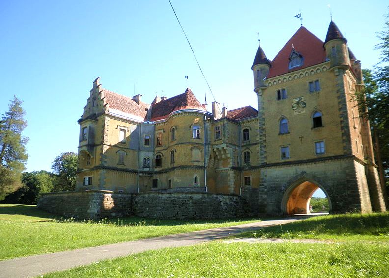 MARUŠEVEC CASTLE