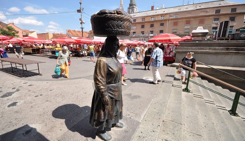 Kumica Barica – The story behind the famous statue at Dolac in Zagreb