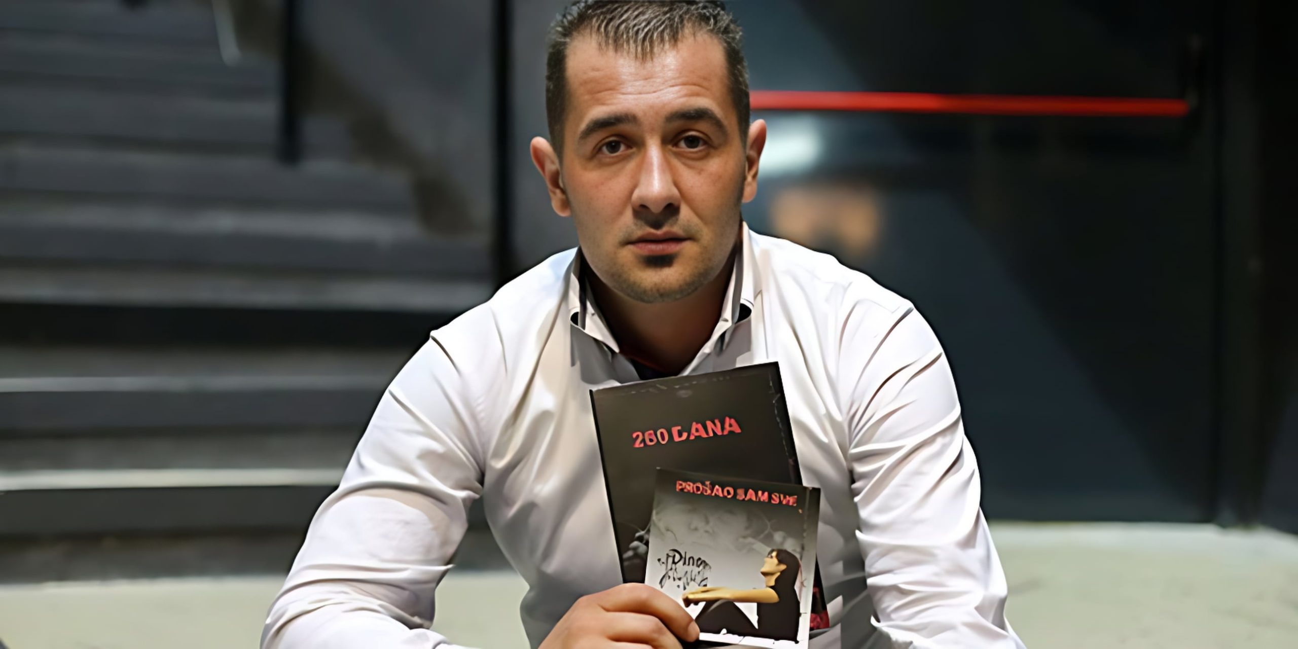 Marijan Gubina with the book 260 DAYS