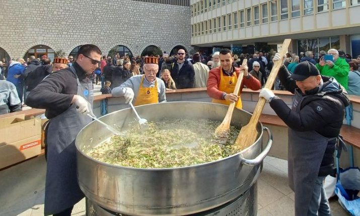 Šibenik’s traditional Easter Monday breakfast held for 20th time