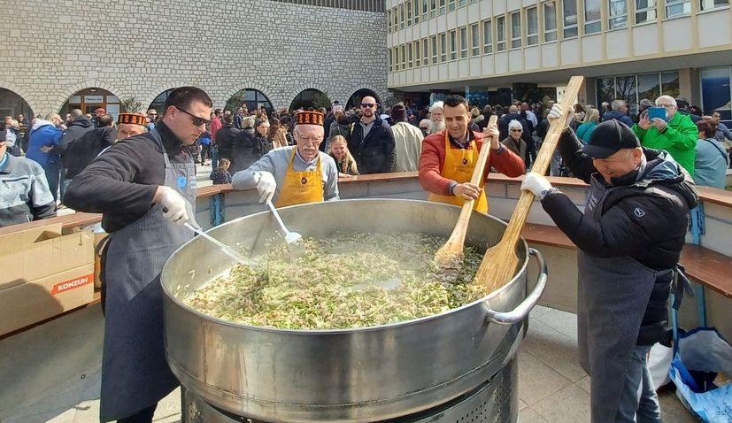 Šibenik’s traditional Easter Monday breakfast held for 20th time