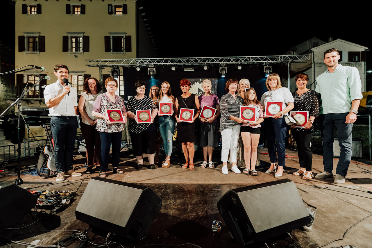 World’s largest ever cukerančić 241 traditional cakes presented at "Sweet Istria"