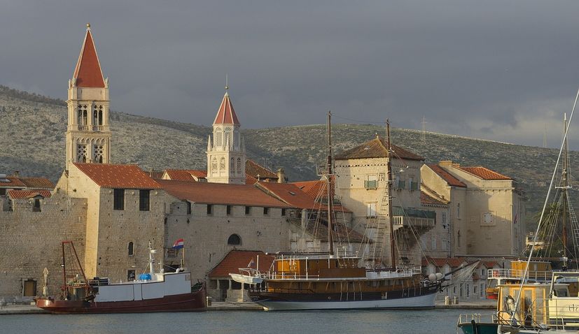 Trogir restricts use of single-use plastics