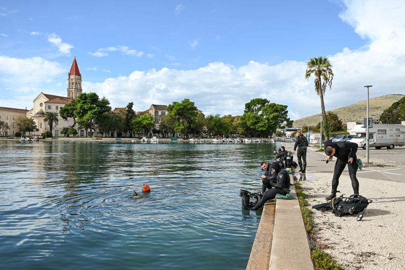  Big seabed cleanup in Trogir removes marine waste 