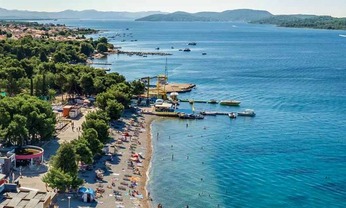 Popular Croatian Tourist Town Creating Beach Where Water is 10°C Warmer